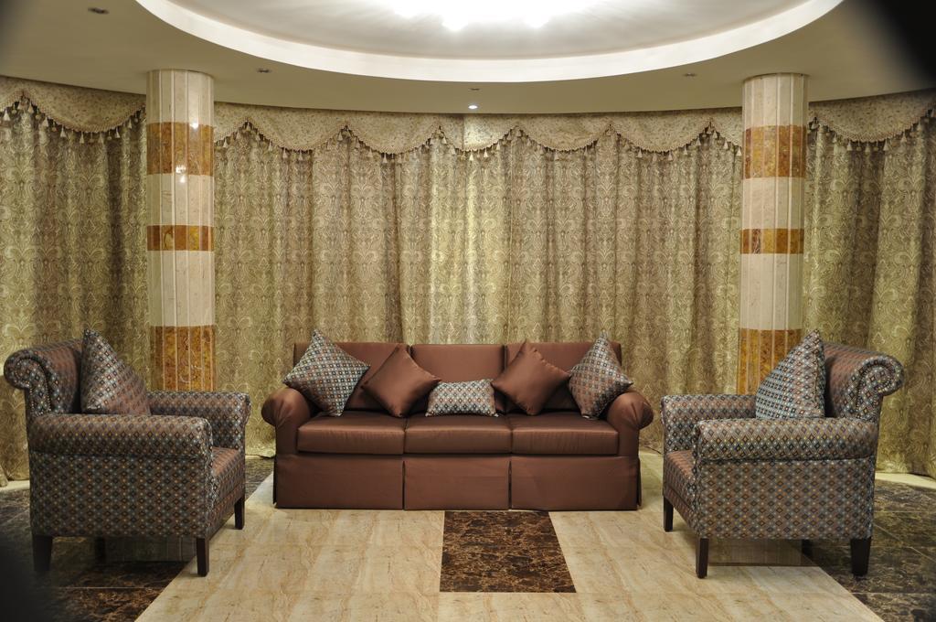 Al Bustan Crown Hotel 2 Arar Luaran gambar